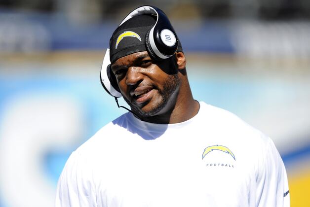 Beware: Chargers Linebacker Dwight Freeney Healthy, Hungry for Sacks