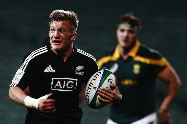 Damian McKenzie Signs with Chiefs