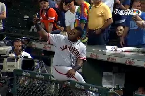 Giants Sandoval Takes Selfies with Fans' Phones During Delay