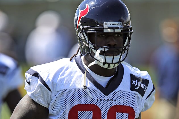 Jadeveon Clowney Makes Strong Impression in Practice with Broncos