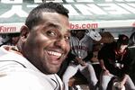 Sandoval Uses Fan's Phone for Selfie