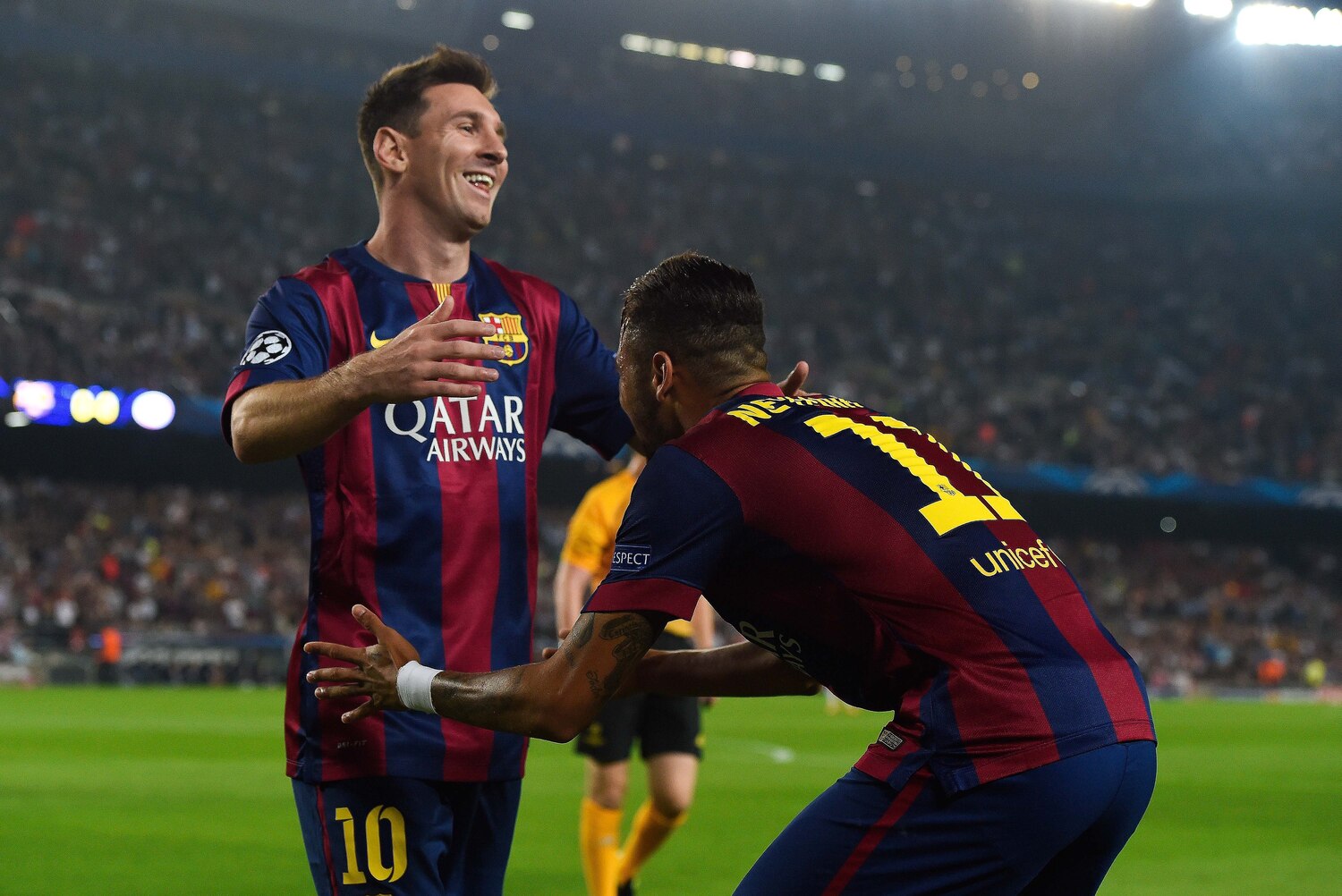 Barcelona vs. Ajax Lionel Messi, Neymar & Jordi Alba Destroy Ajax's Right Flank Bleacher
