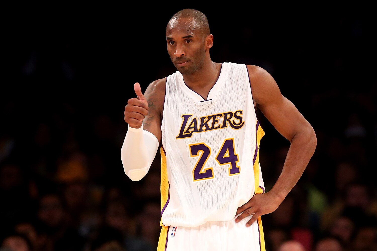 Kobe Bryant Passes 32,000 Points Scored in NBA Career ...