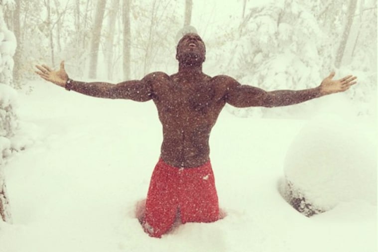 Bills Players React to 1st Big Snowfall of the Season in Buffalo