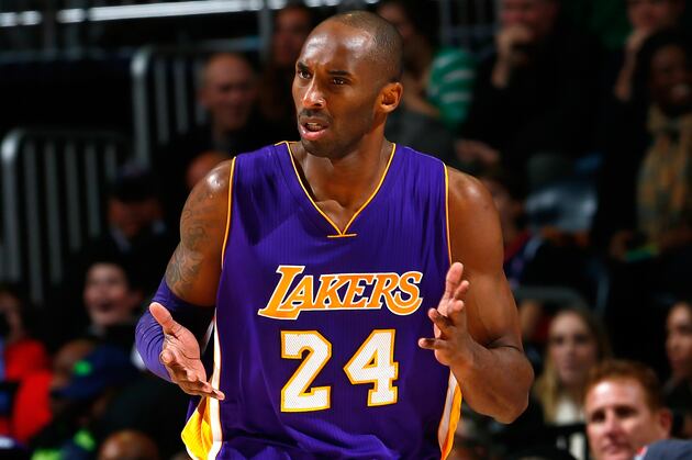 Kobe Bryant Becomes 4th to Reach 32,000 Career Points