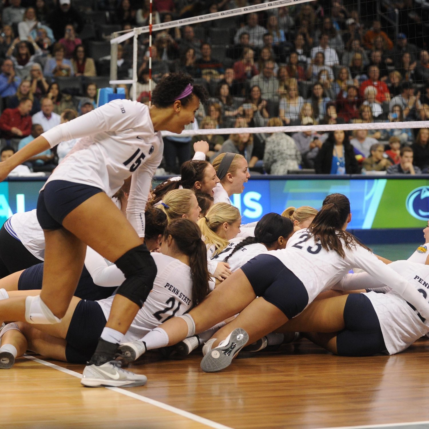 NCAA Women's Volleyball Championship 2014 Score and Twitter Reaction