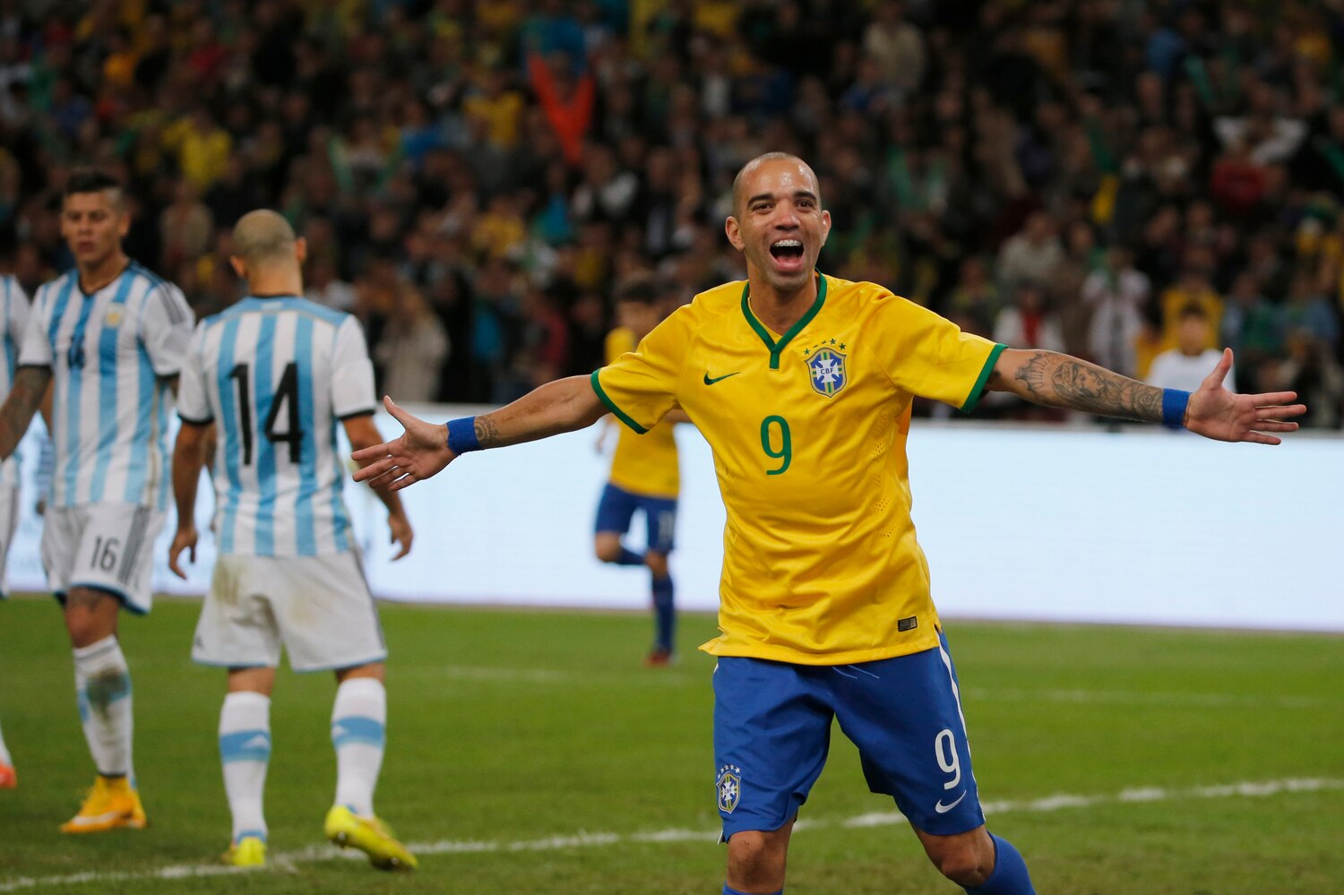 Diego Tardelli's Transfer Decision Could Decide Brazil Future | Bleacher Report