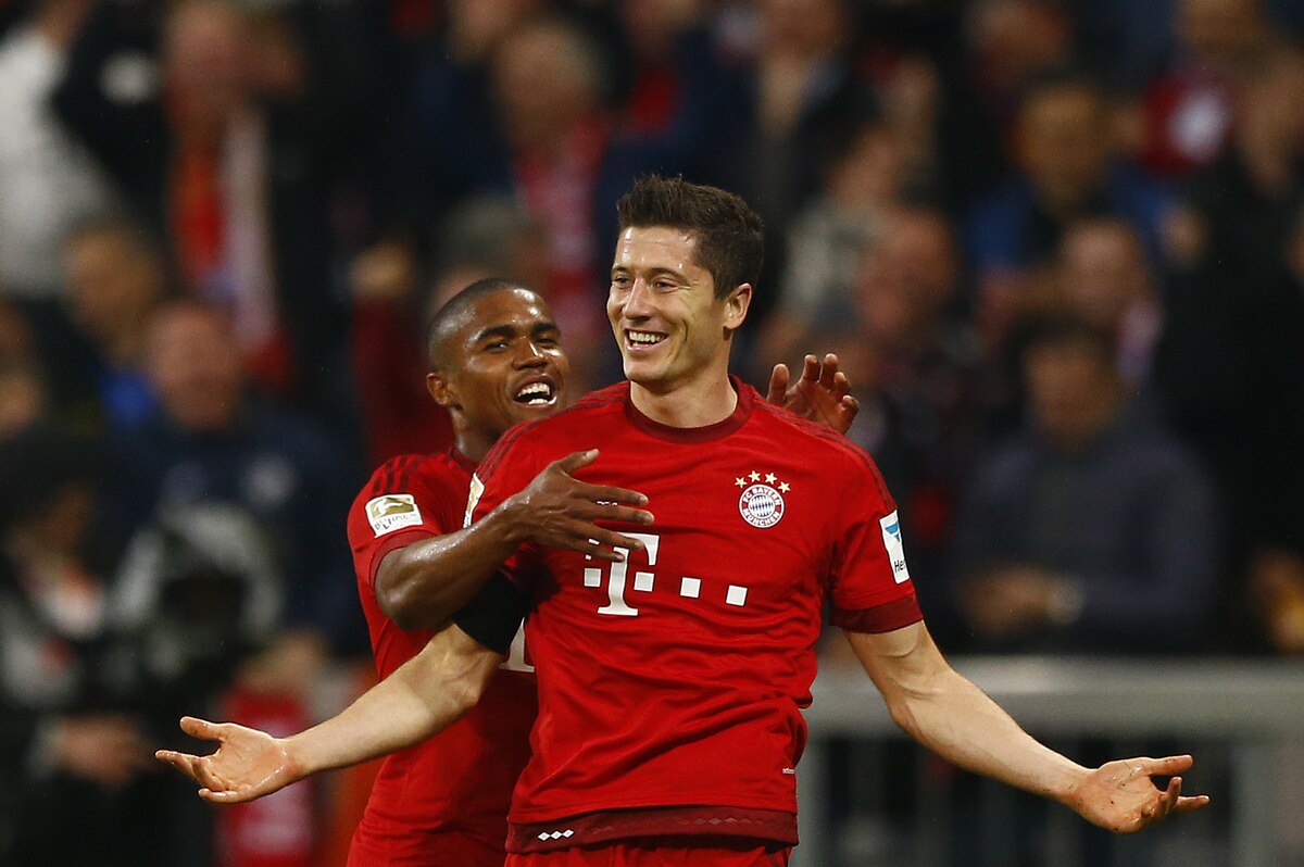 Robert Lewandowski Scores 5 vs. Wolfsburg, Breaks Bundesliga Record