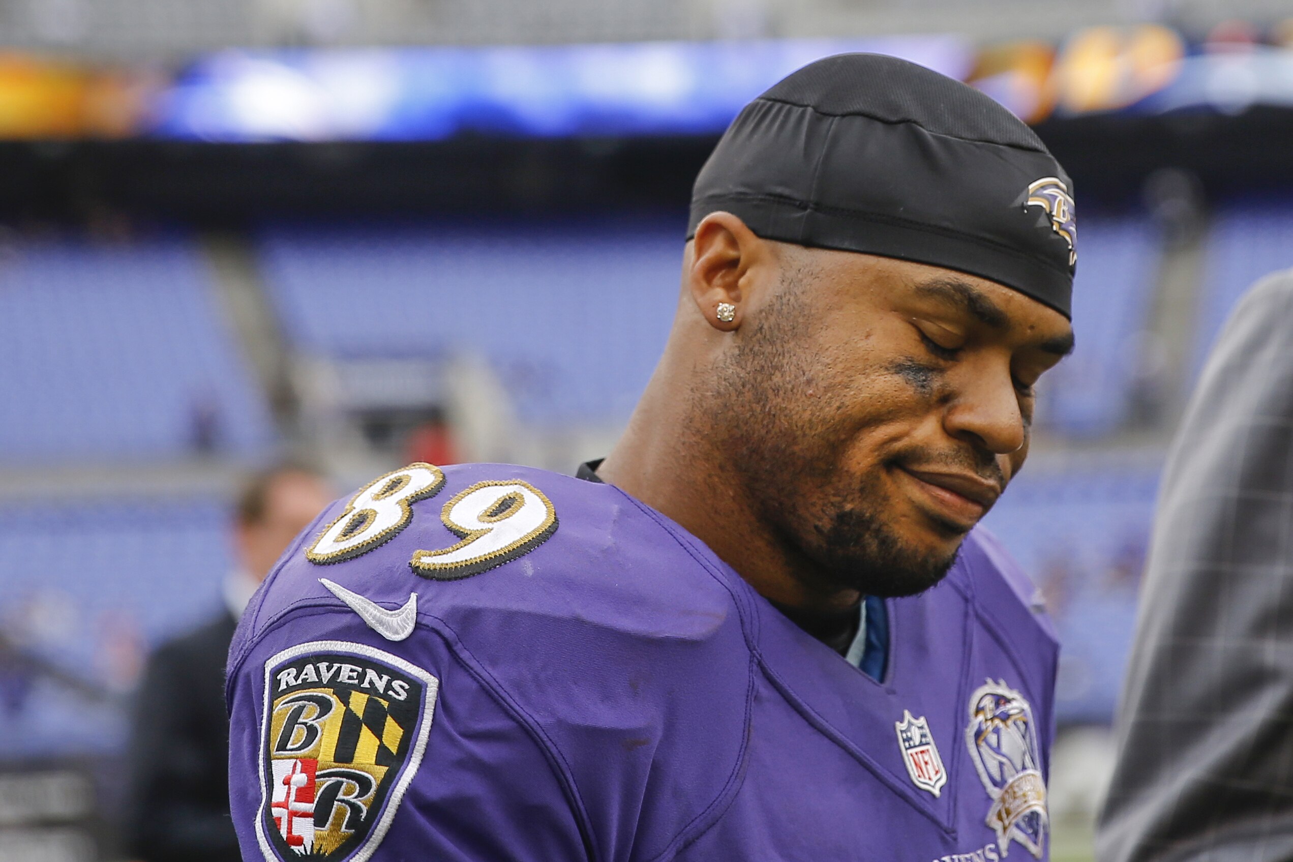 Baltimore Ravens wide receiver Steve Smith (89) walks off the field after an NFL football game against the Cincinnati Bengals in Baltimore, Sunday, Sept. 27, 2015. The Bengals defeated the Ravens 28-24. (AP Photo/Patrick Semansky)