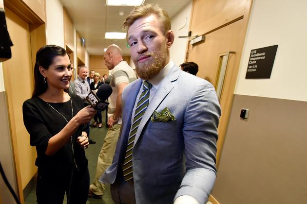 Conor McGregor Offers to Save UFC Fight Night 76, Calls out Dustin Poirier