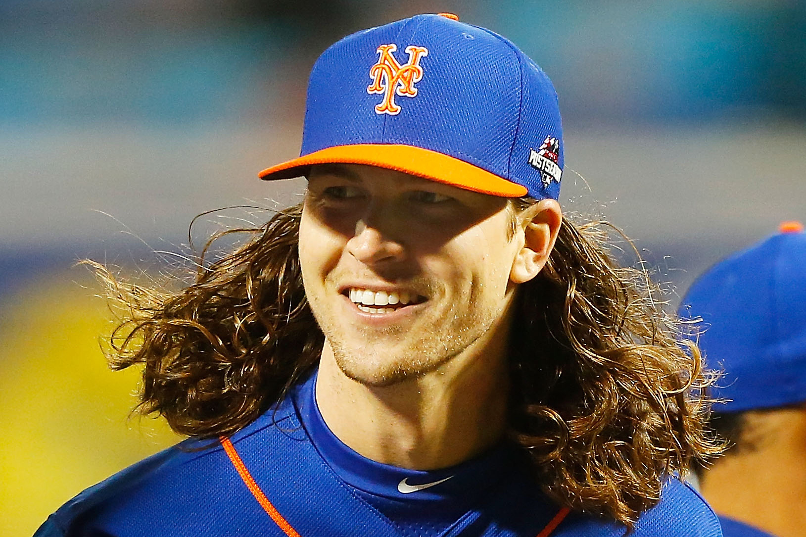 Jacob deGrom's Blue Jersey and Long Hair: A Fan Favorite Combo - wide 4