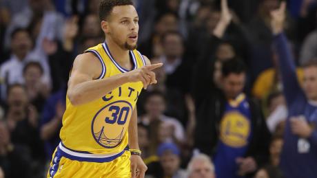 Warriors Rout Lakers for Historic 16-0 Start