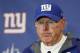 ARCHIVO - En esta foto de archivo del 3 de enero de 2016, el entrenador en jefe de los Giants de Nueva York, Tom Coughlin, responde preguntas durante una conferencia de prensa después de la derrota de su equipo 35-30 ante los Eagles de Filadelfia en un partido de la NFL en East Rutherford, New Jersey. Tom Coughlin, quien devolvió el protagonismo a los Giants en la NFL al llevarlos a ganar dos Super Bowls, renunció el lunes 4 de enero de 2016 después de perderse los playoffs por cuarta temporada consecutiva. (Foto AP/Kathy Willens, Archivo)