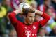 MUNICH, GERMANY - OCTOBER 04: Mario Goetze of Bayern Muenchen takes a throw-in during the Bundesliga match between FC Bayern Muenchen and Borussia Dortmund at Allianz Arena on October 4, 2015 in Munich, Germany. (Photo by Boris Streubel/Getty Images)