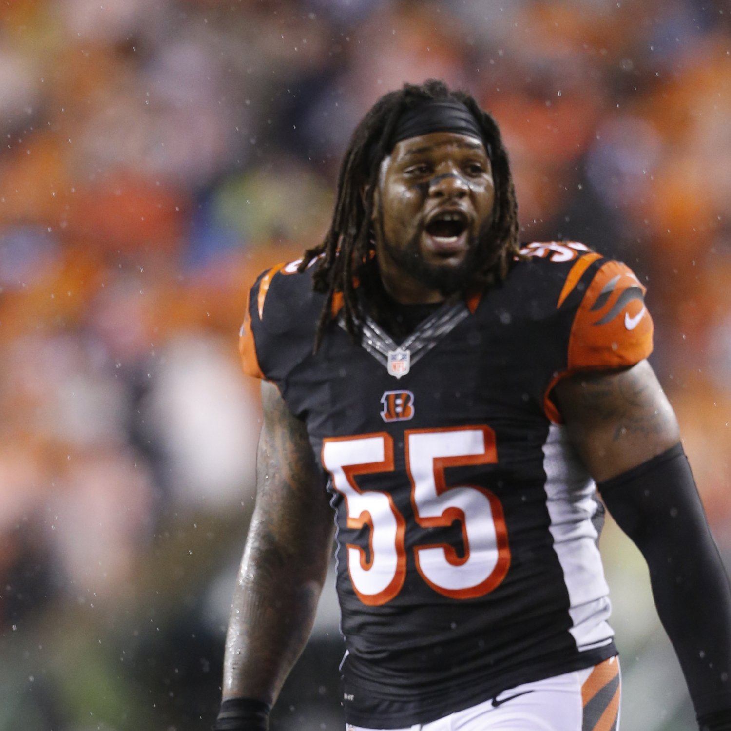 Vontaze Burfict Reportedly Facing Suspension For Hit On Antonio Brown Bleacher Report 