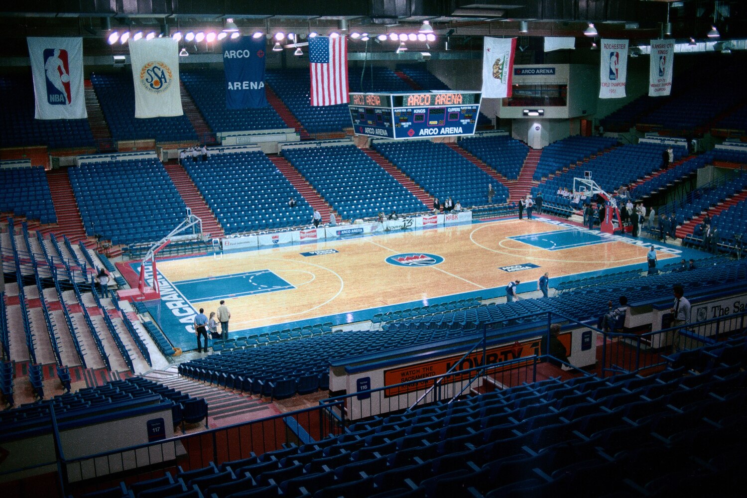 Sacramento Kings to Use Throwback Court Design from 1985 for 6 Games