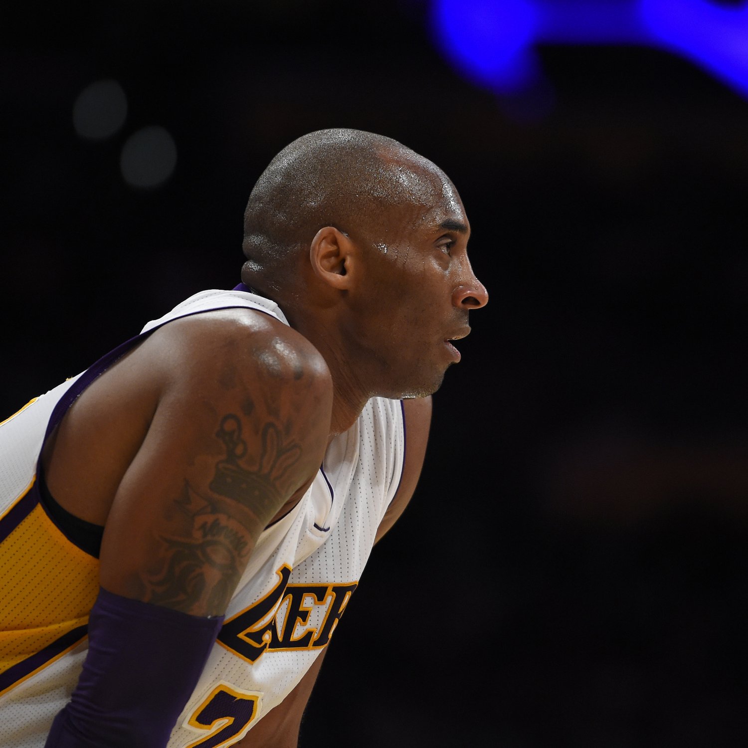 Kobe Bryant Injury: Updates on Lakers Star's Shoulder and Return | Bleacher Report