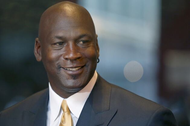 收入排名头五位的退役运动员，第一位毫无悬念Jordan乔丹