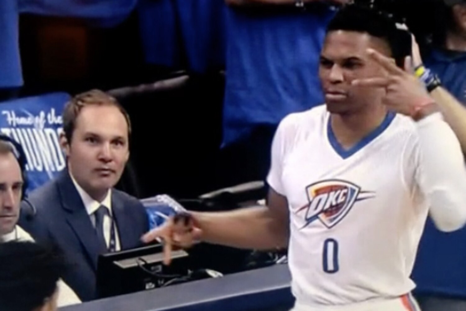 Russell Westbrook and Cameron Payne Bust Out New Pregame Dance Routine - Bleacher Report