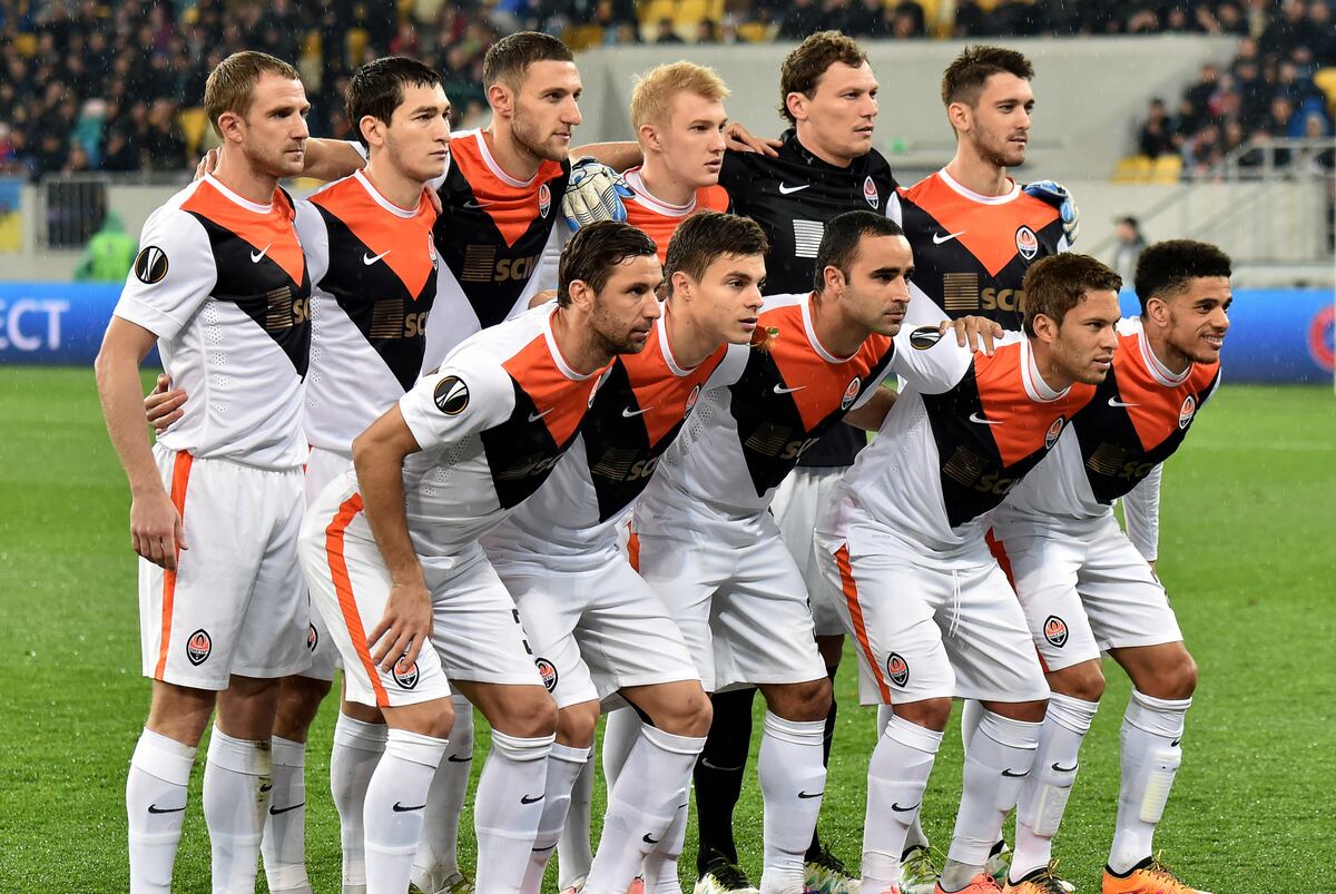 Shakhtar Donetsk vs. Dynamo Kiev Descends into Violent ...