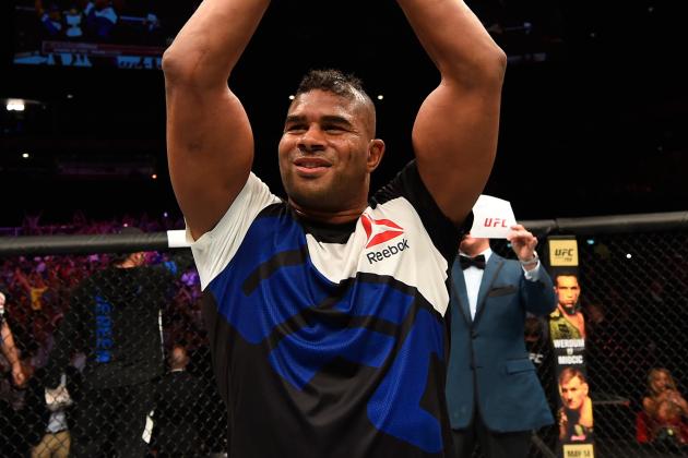 Watch: Alistair Overeem Knocks Out Andrei Arlovski with 