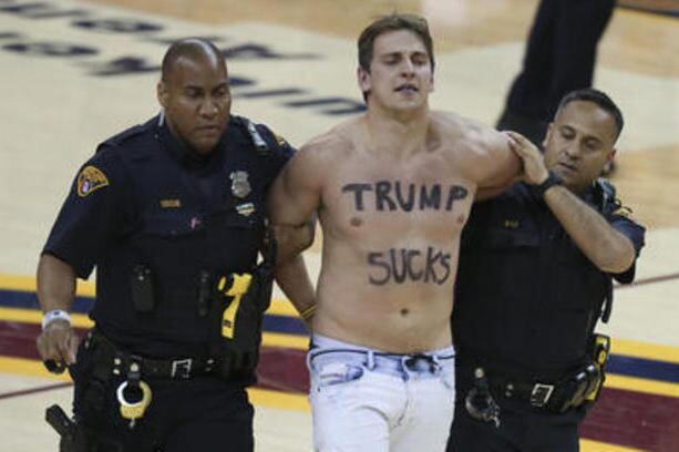 Fan Runs on Court During Game 4 of Warriors vs. Cavaliers ...