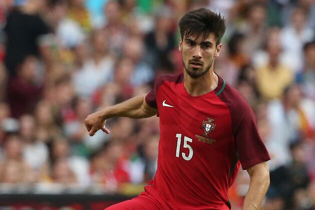 André Gomes Hi-res-5a83be6ed0eff6843036276eee417a52_crop_north