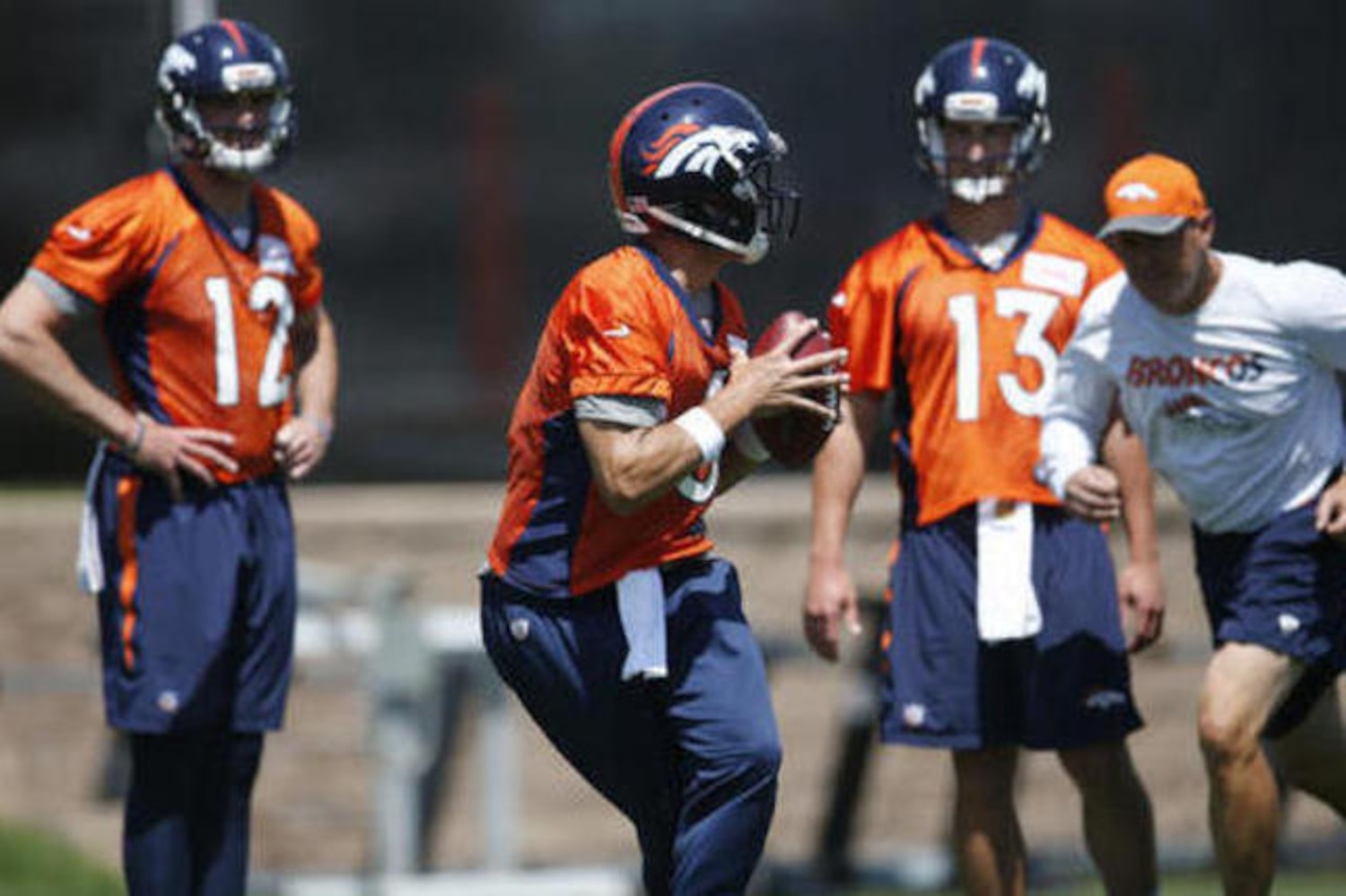 Mark Sanchez vs. Trevor Siemian: Updates on Broncos QB Battle