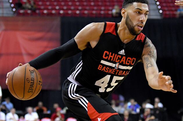 Denzel Valentine Hi-res-c713c9b5a761bd03dec995db7ececac6_crop_north