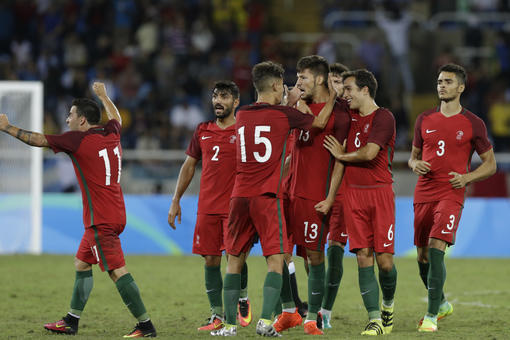 Portugal vs. Argentina: Score and Reaction from 2016 ...