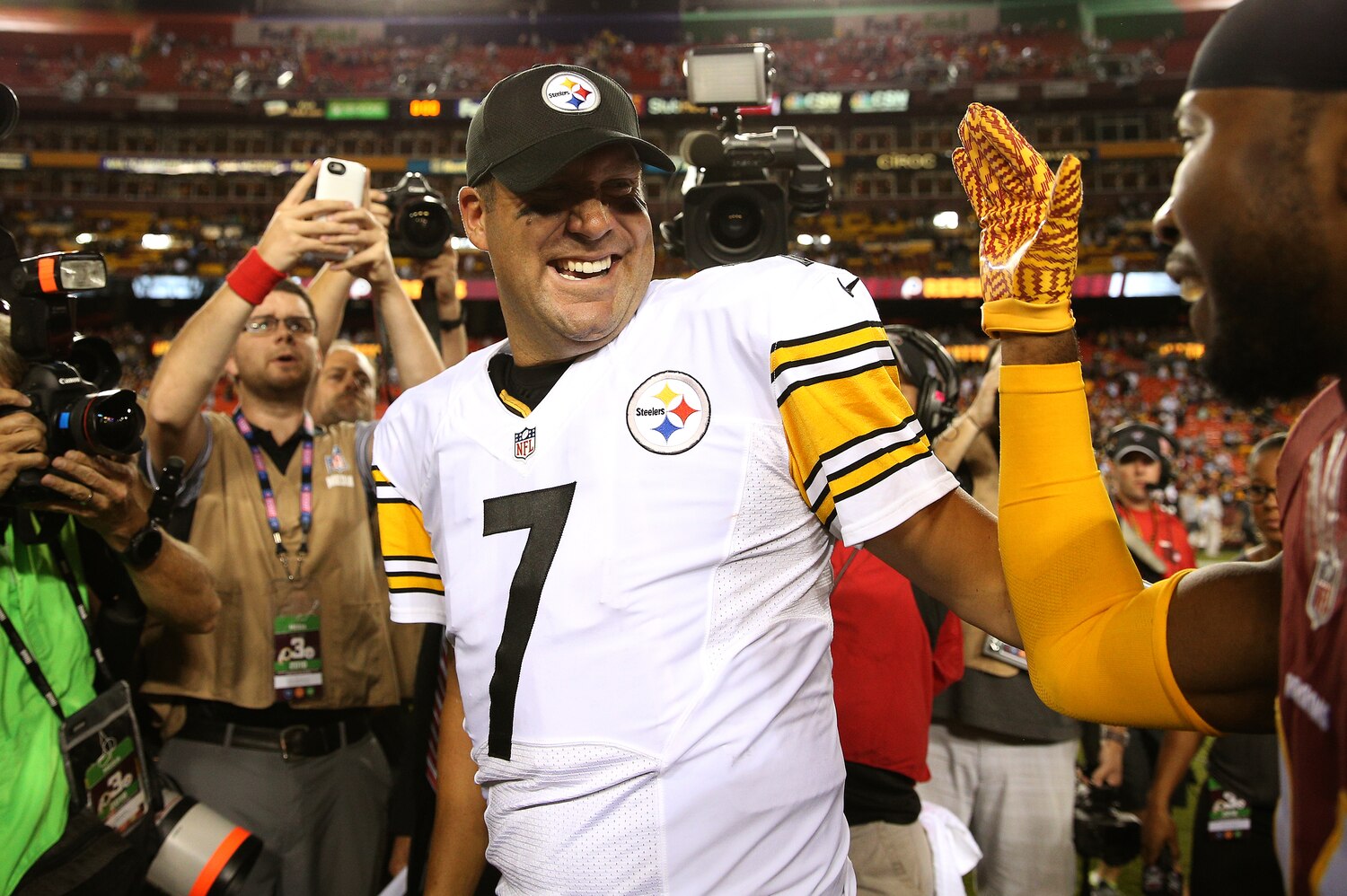 Shorthanded Steelers Show off Top Contender Form with MNF Road Win over Redskins