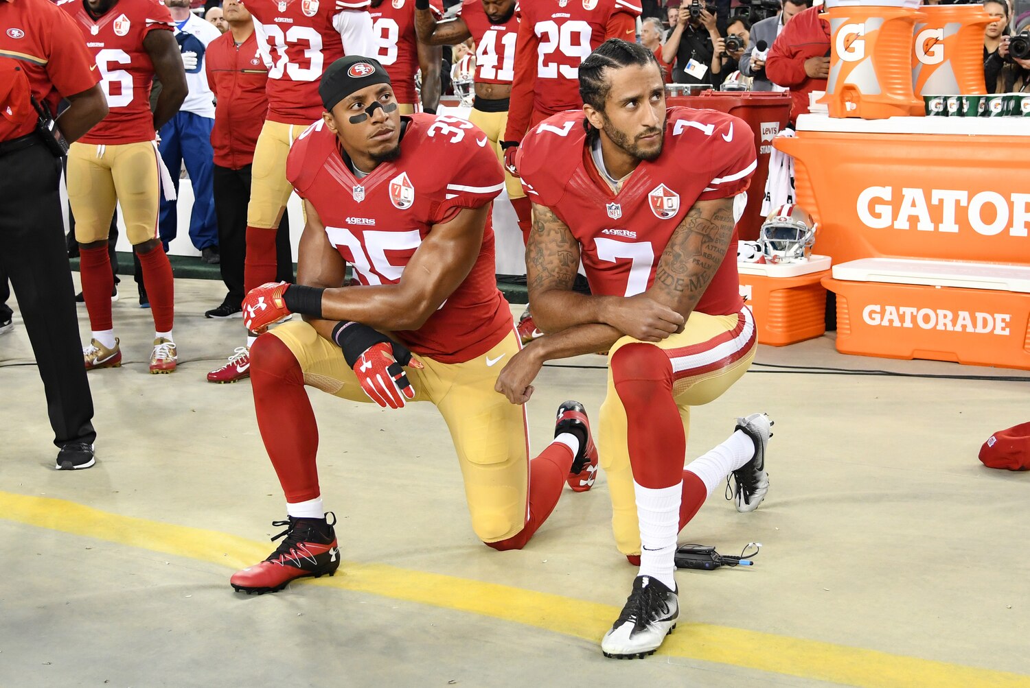 Colin Kaepernick, Eric Reid Kneel During National Anthem ...