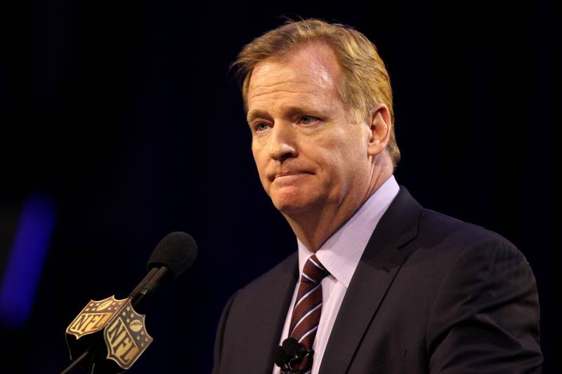 SAN FRANCISCO, CA - FEBRUARY 05: NFL Commissioner Roger Goodell speaks during a press conference prior to Super Bowl 50 at the Moscone Center West on February 5, 2016 in San Francisco, California. (Photo by Mike Lawrie/Getty Images)