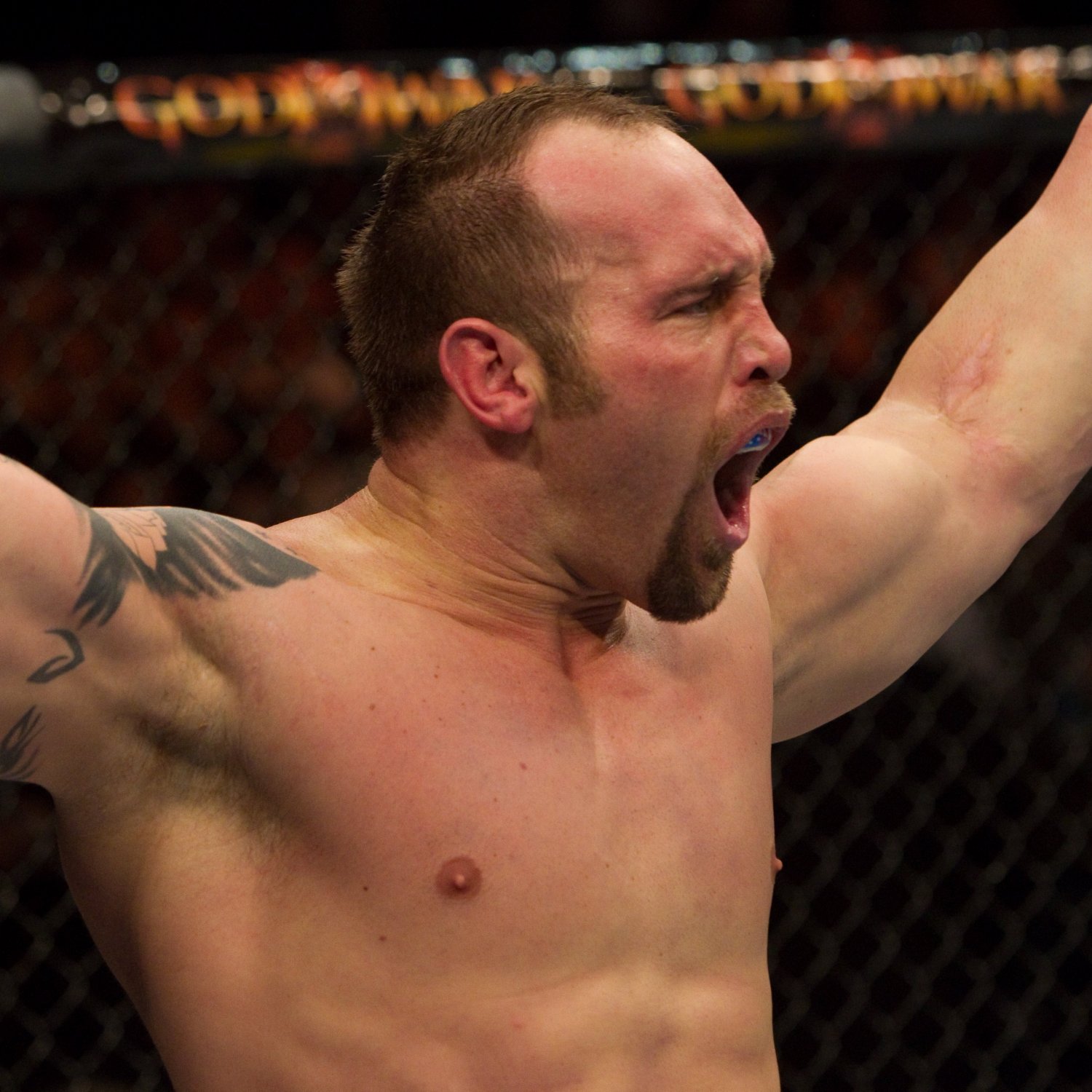 Former UFC Heavyweight Shane Carwin to Fight with 1 Hand Tied Behind Back