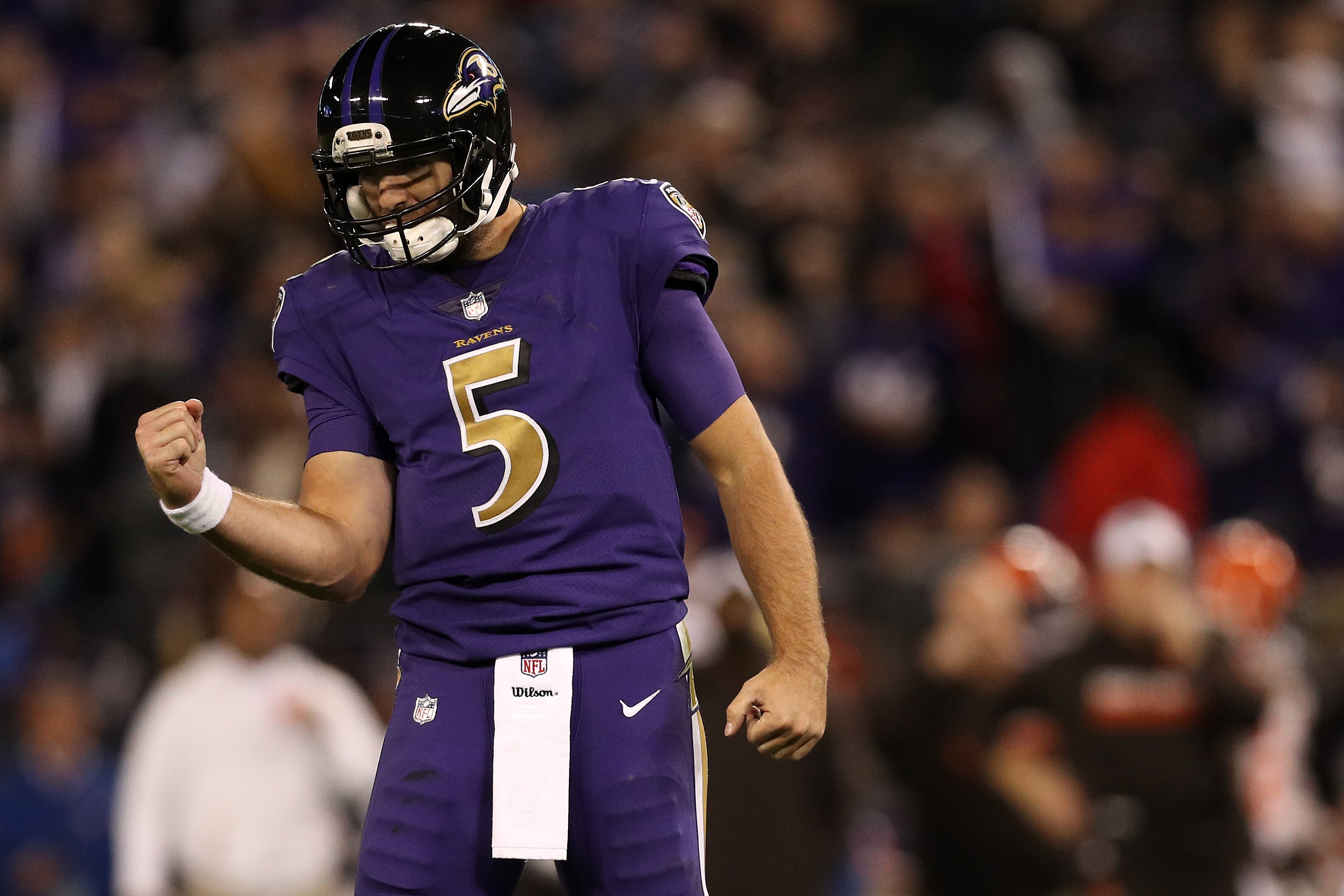 BALTIMORE, MD - NOVEMBER 10: Quarterback Joe Flacco #5 of the Baltimore Ravens reacts after a play against the Cleveland Browns in the third quarter at M&T Bank Stadium on November 10, 2016 in Baltimore, Maryland. (Photo by Patrick Smith/Getty Images)