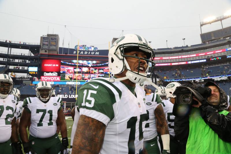 FOXBORO, MA - DECEMBER 24: Wide Receiver Brandon Marshall #15 of the New York Jets fires up his teammates before the game against the New England Patriots at Gillette Stadium on December 24, 2016 in Foxboro, Massachusetts. (Photo by Al Pereira/Getty Images)