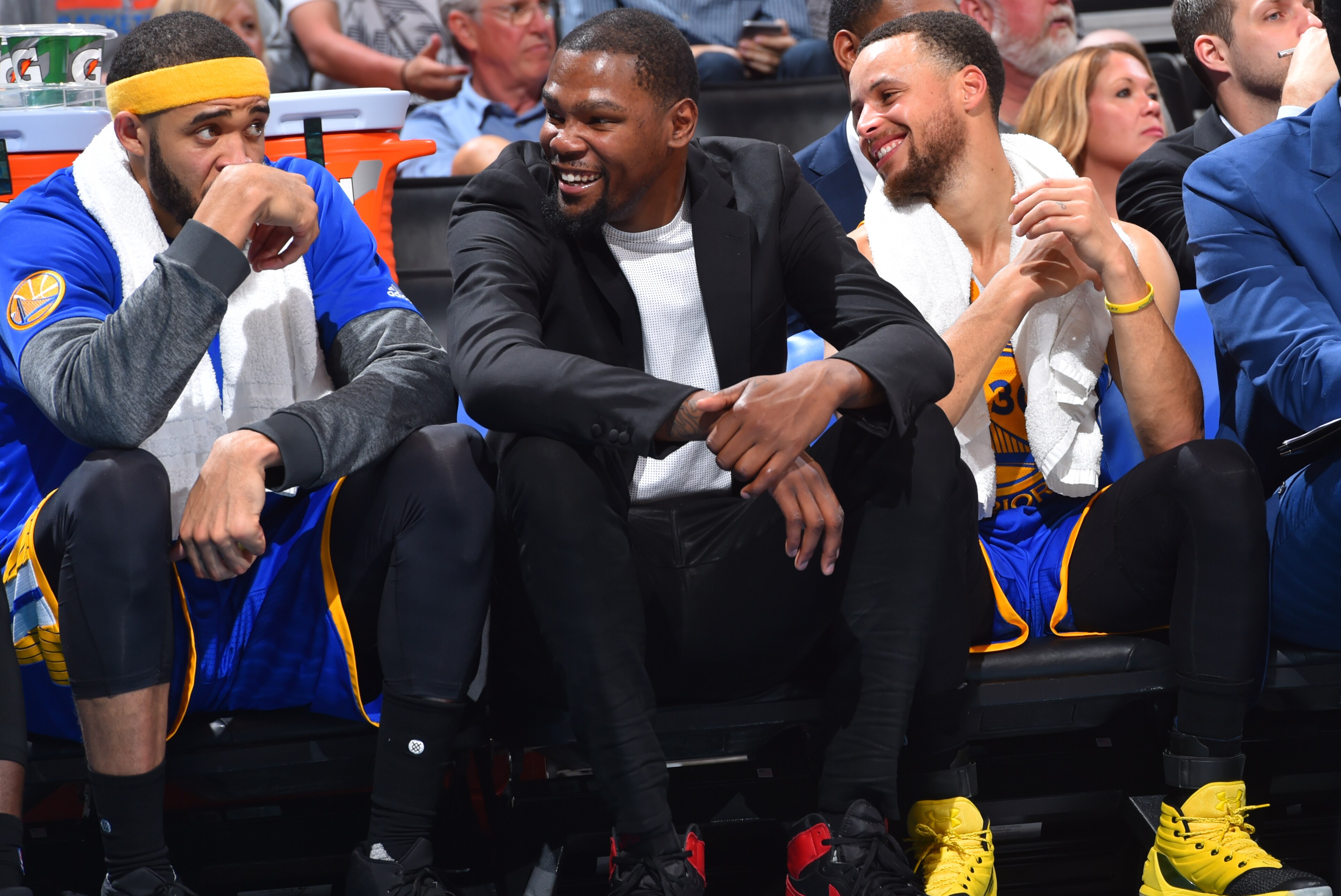 勇士傷病潮？美記曝杜蘭特右肋軟骨不完全骨折，至少休2周！-黑特籃球-NBA新聞影音圖片分享社區