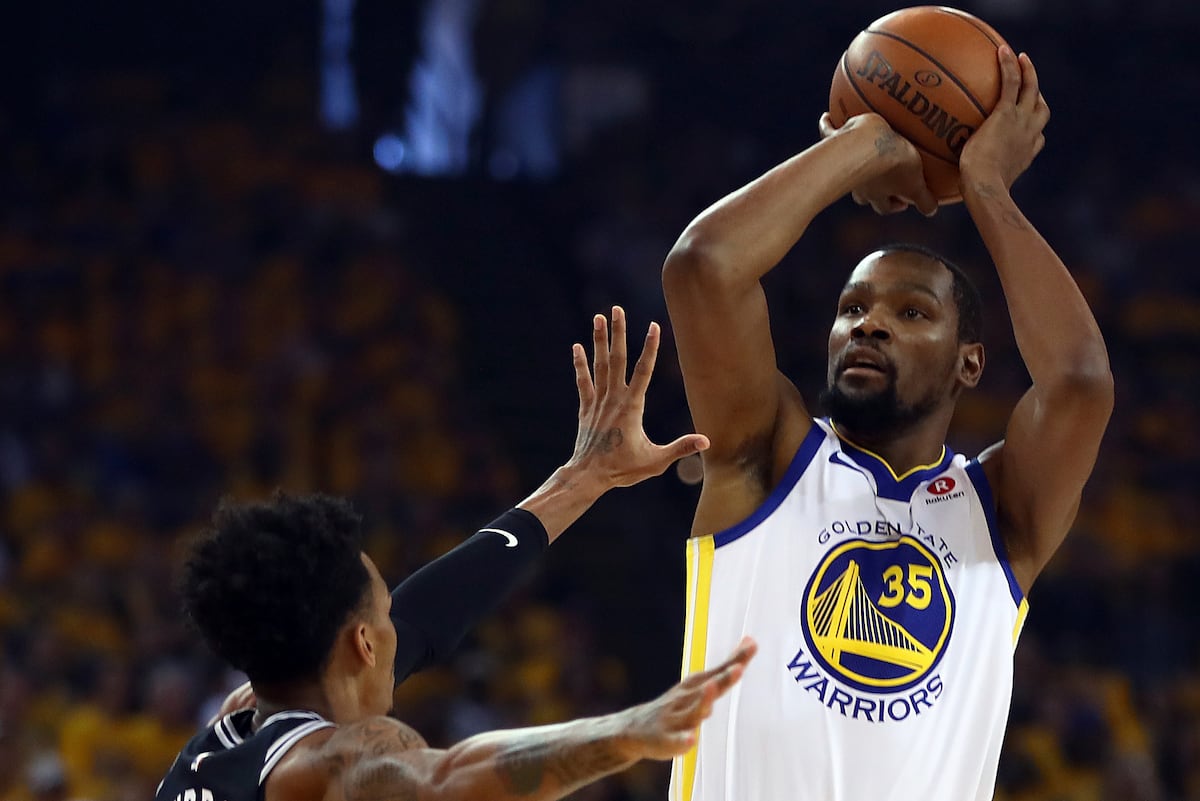 Kevin Durant, Warriors Win Game 1 vs. Spurs; Stephen Curry Out Due to Injury