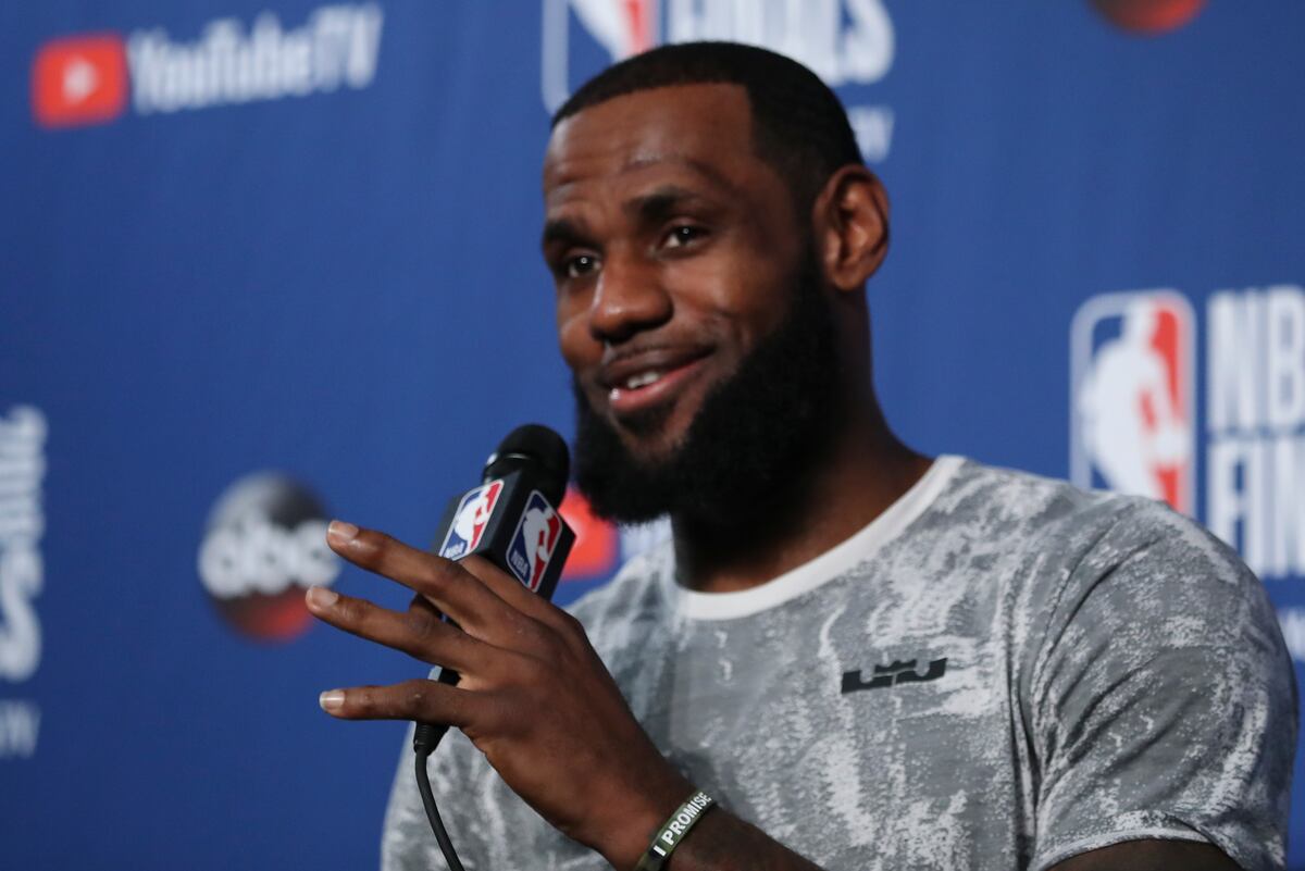 LeBron James Rumors: Celtics, Raptors Among Potential Free-Agency Destinations