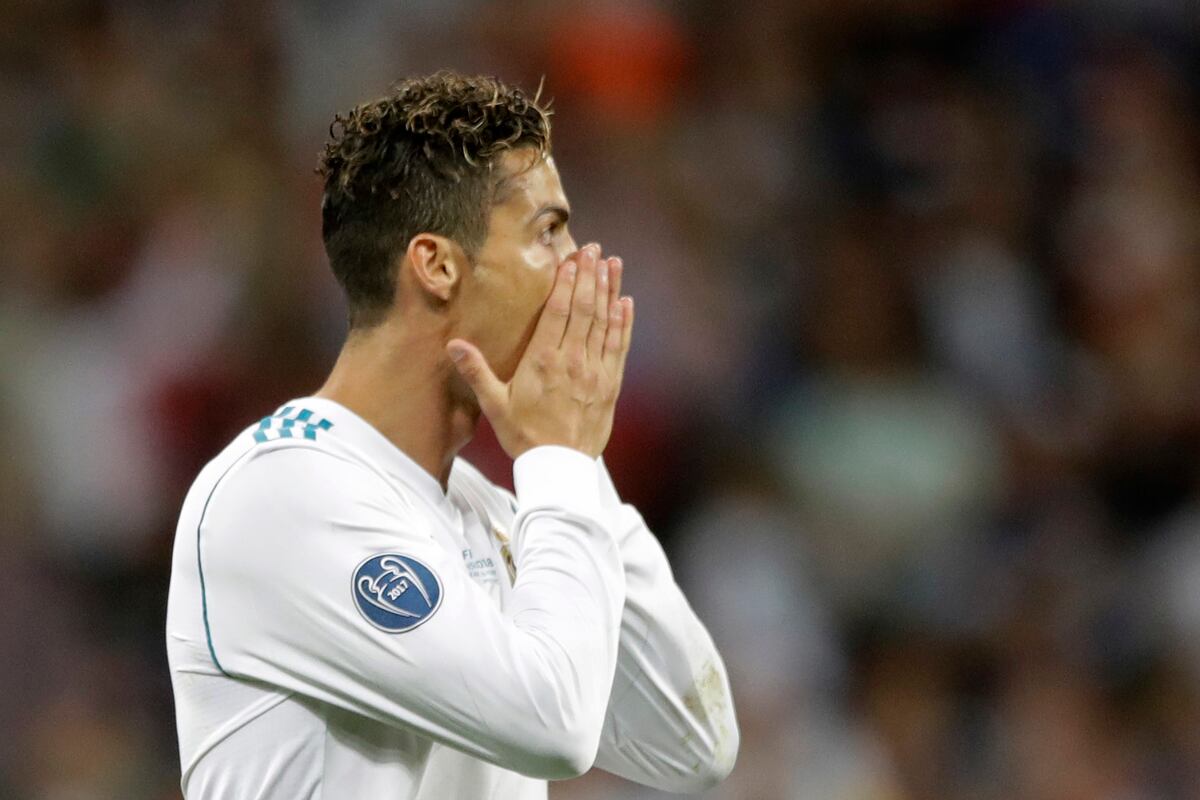 Cristiano Ronaldo Reportedly 'Angry' at 'Derisory' Real Madrid Contract Offer