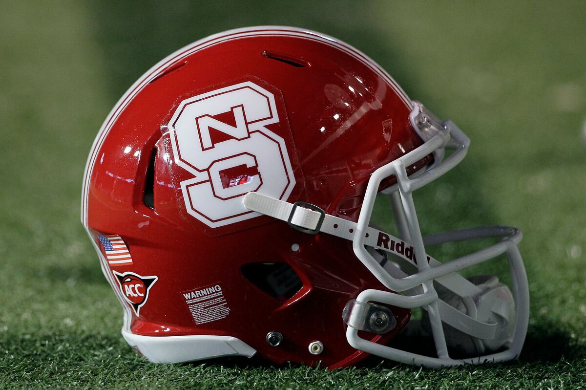 4-Star DE Savion Jackson Commits to NC St. over South Carolina, UNC and More