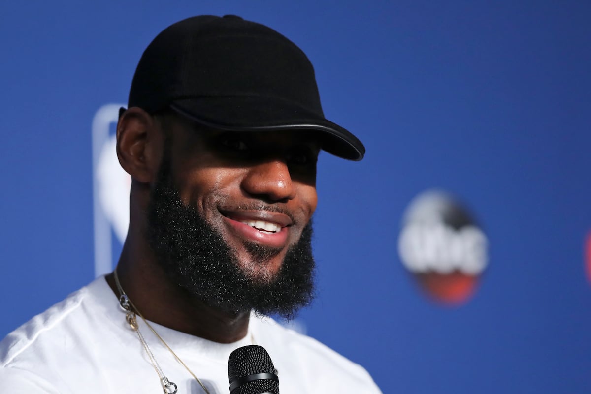 LeBron James 'King of LA' Mural Vandalized After Fan Offers Money to Alter It