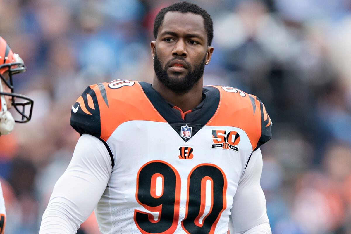 Michael Johnson Reportedly out 'A Few Weeks' with Knee Injury Suffered vs Ravens