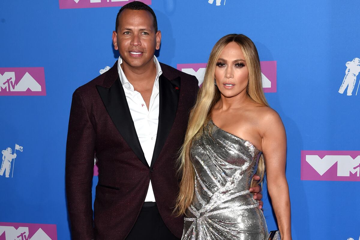Alex Rodriguez, Jennifer Lopez's Driver Accidentally Hits Paparazzi Photographer