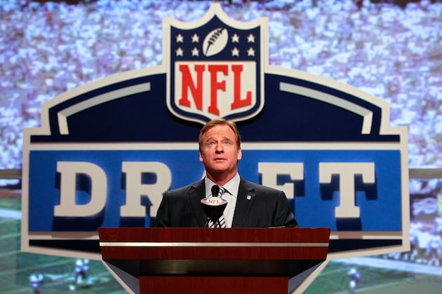 Denver Broncos Mock Draft: Trade Up/Down Scenarios for Every Round
