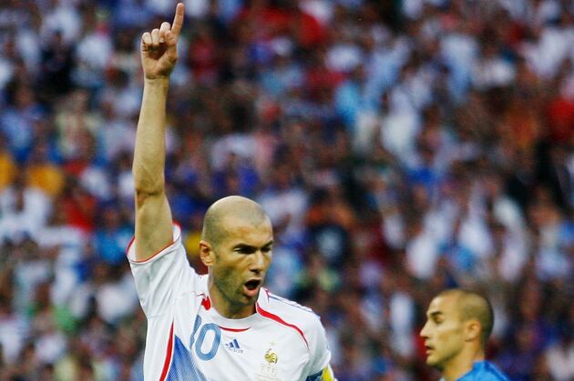 20 Great Two-Footed Players in World Football History