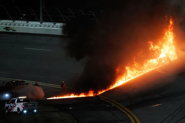 Daytona 500 2012: Twitter, Tide and Fire Make NASCAR Amazing in Primetime