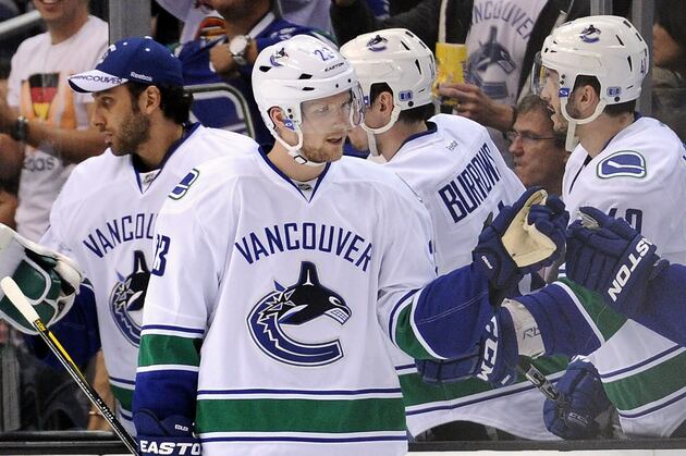 NHL Playoffs 2012: 5 Reasons Why We Love to Hate the Vancouver Canucks