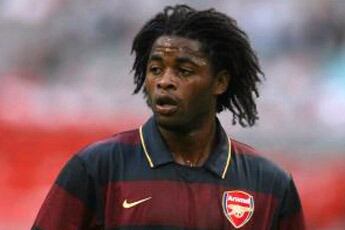 Arsenal: A Look at Alex Song's Hairdos over the Years