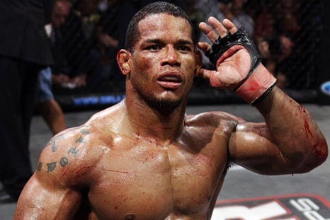 Hector Lombard vs. Brian Stann, Early Head-to-Toe Breakdown